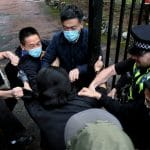 中国领事馆香港示威者遭袭击事件 英国警方: 有人涉嫌触犯罪行