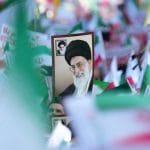 伊朗官方集会庆祝占领美国使馆43周年，反政府抗议仍在持续