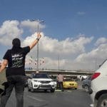 伊朗抗议人士在德黑兰附近同警察发生冲突