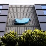 马斯克将Twitter Blue认证服务推出时间推迟至11月29日 - 华尔街日报