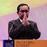 泰国总理昨晚想与习近平握手未成称显尴尬