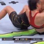 UFC 281 张伟丽裸绞降服卡拉重夺金腰带，如何评价本场比赛？