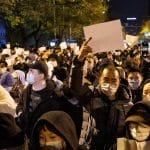中国反封控示威后续：一些抗议者可能面临刑事指控 - 华尔街日报