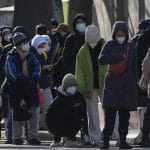 中国染疫人数暴增 抢药潮蔓延海外