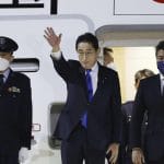 日本首相到访欧洲 法国是首站