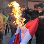 抗议《查理周刊》侮辱性漫画   伊朗人焚烧法国国旗