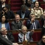 退休改革：在辩论激烈的法国国民议会，反对派的进攻被击退