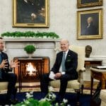 拜登总统访问爱尔兰前夕，白宫接待爱尔兰总理庆祝圣帕特里克节