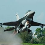台湾明年将额外支出30亿美元国防预算 购买新武器并提升F-16战力
