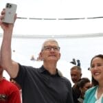 研究公司：苹果公司iPhone第一季度在华销量大降 - 华尔街日报