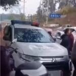 一警车连撞三车，县纪委：警务人员下车时未熄火，精神病人开走车辆肇事