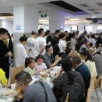 央广网评政府食堂打开大门：小城文旅爆火的底层密码就是真诚