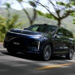 双鸿蒙齐上车，深蓝 S09 23.99 万元起售，还有一年价保期 | 爱范儿