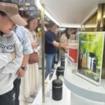 韧性十足的中国外贸企业：“不倒翁”被摁下去，还会再弹起来
