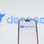 DeepSeek官宣R1升级：提升思维深度与推理能力，整体表现已接近国际顶尖模型