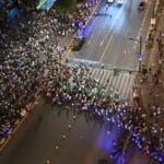 五一假期首日，上海外滩客流超55万人次