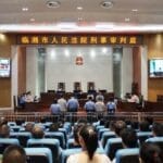 侵吞学生伙食费近350万元，湖南一中学总务处主任和采购员被判刑