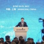 中国挑战美元世界主要货币地位，推动人民币国际化
