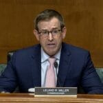 USCC: 中国精心设计了供应链的主导地位，供应链瓶颈侵蚀美国国家安全