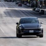 30 块钱跑一趟！特斯拉 Robotaxi 高调落地，马斯克的梦想照进现实？ | 爱范儿