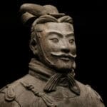 兵马俑在地下分布面积那么大，埋得又那么浅，为什么两千多年都没人发现？