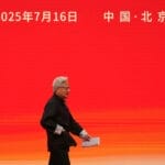 黄仁勋如何说服特朗普：英伟达对华销售解禁内幕