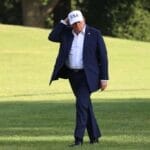 美国总统特朗普宣布对韩国和日本征收25%的关税