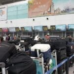 被指出征东亚杯携较多行李，国足：51人托运140件，均为必要物资