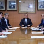 年轻选民推动日本右倾，但新右翼政党能走多远？