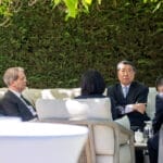 中美举行新一轮贸易谈判，特朗普暗示可能达成协议
