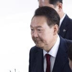 韩国法院对前总统尹锡悦下达拘捕令