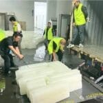 苏超迎“烤验”：南京对苏州今晚开打，南京奥体准备一万块冰降温