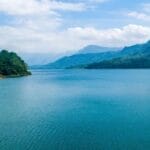 平原上建水库，为什么不往下深挖，而是修建一圈高坝，成为地上悬湖？