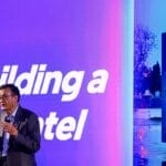 特朗普会晤英特尔CEO称赞其“成就” Intel股价上涨