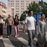 中国社保新规惹争议，强制缴纳引发广泛焦虑