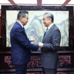 王毅会见泰国外长玛里，双方就泰柬边境局势交换意见