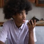 「有嘴就行！」明年的新 Siri 可以让你真正解放双手的使用 iPhone | 爱范儿
