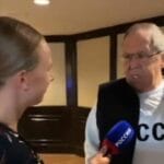 克宫：普特会谈或持续六到七个小时 俄外长身穿的“苏联”字样毛衣热销