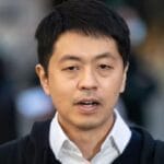 被悬红通缉的香港前立法会议员许智峯获澳政府批准庇护