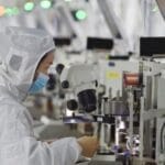 特朗普拟征半导体芯片300%新关税 可能入股英特尔？