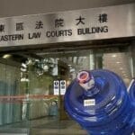 「饮水门」：港府疑受骗中港骗子 中标国产水供应商夫妇涉造假被控
