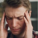 如果把焦虑看作大脑的「过度保护机制」，我们应该如何与它和解？