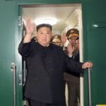 金正恩据报已乘专列离开平壤启程赴华 预计于周二抵达北京