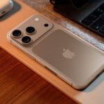 下周的新 iPhone 要出官方挂绳了？iPod touch：爷青回 | 爱范儿