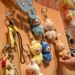 巴黎警方查获冒牌毛绒娃娃-LABUBU（拉布布）