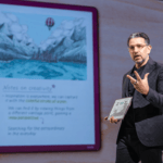 电纸书也玩窄边框？新款 Kindle Scribe 发布，带来首款「全面屏」Kindle | 爱范儿