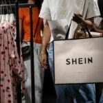 BHV Marais 职工抗议中国超快时尚Shein落户巴黎