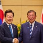日韩首脑在釜山举行会谈