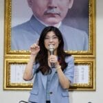 习近平电贺郑丽文当选国民党主席 郑丽文回电：坚持九二共识反台独促和平