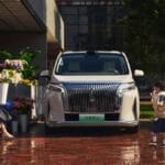 28.58 万的魏牌高山 7，上来就把新能源 MPV『卷』麻了 | 爱范儿